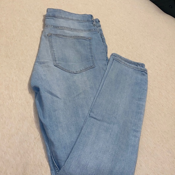 Cute Ripped Jeans - Picture 2 of 2